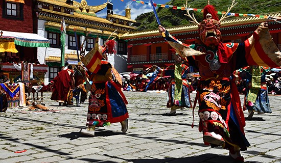 Festa della Danza di Maschera (Cham) nel Monastero di Tagong