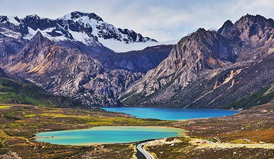 Viaggio via Terra dal Sichuan attraverso il Tibet al Nepal con l'Everest