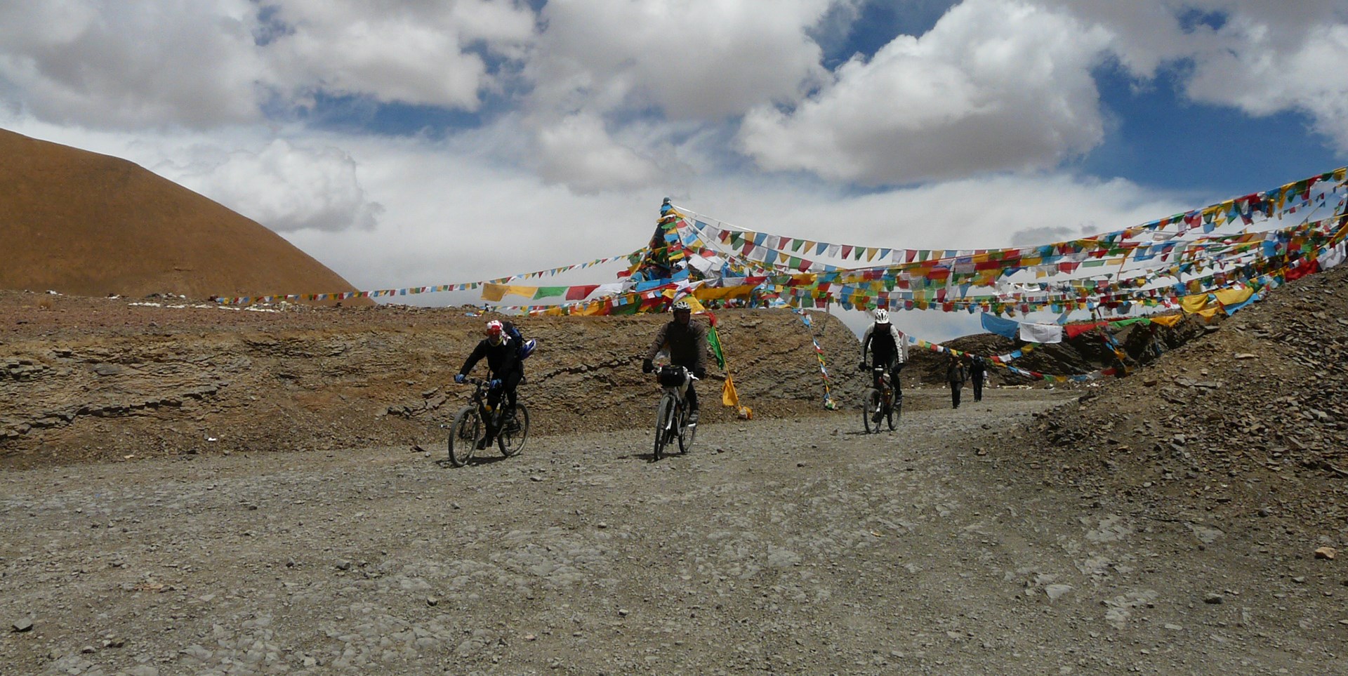 Viaggio Meraviglioso in Bicicletta dallo Xinjiang via Kailash al Tibet