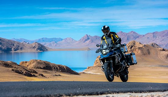 Viaggio in Moto a Noleggio del Tibet all'Everest e al Lago Namtso