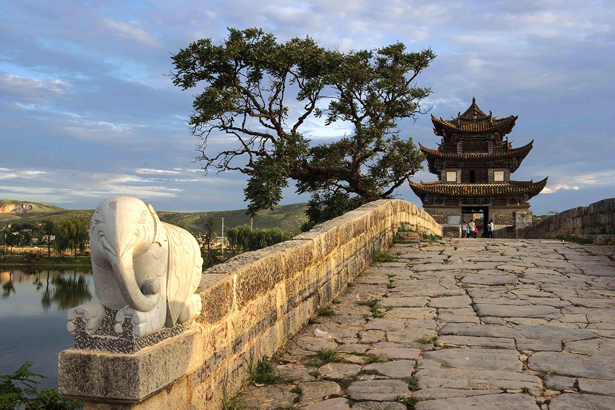 Jianshui Double Dragon Bridge 