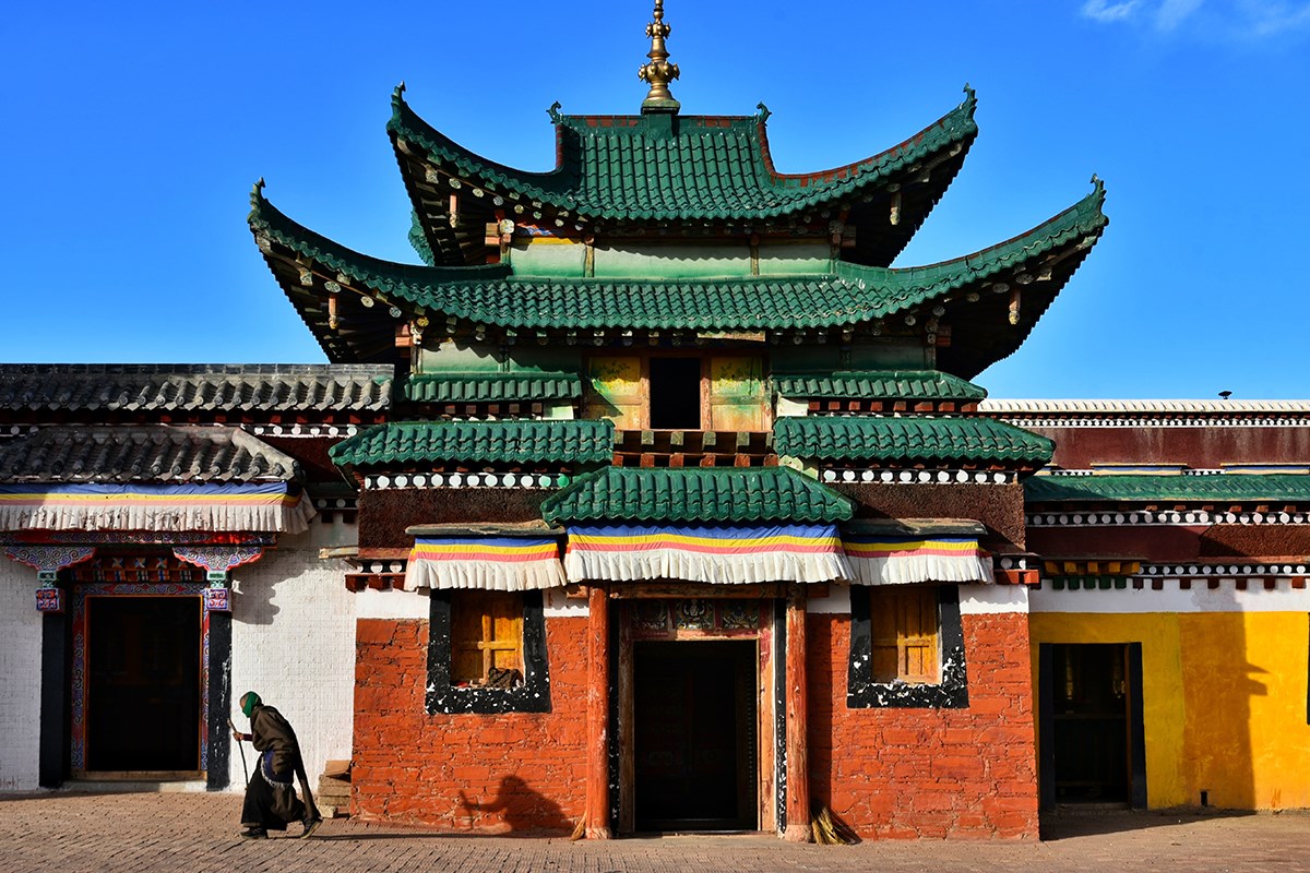 Monlam Festival (New Year Festival, Losar) in Aba