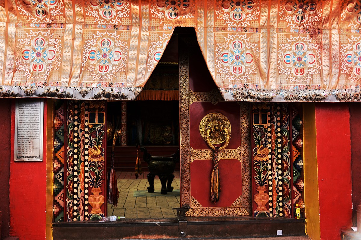 Monlam Festival (New Year Festival, Losar) in Aba