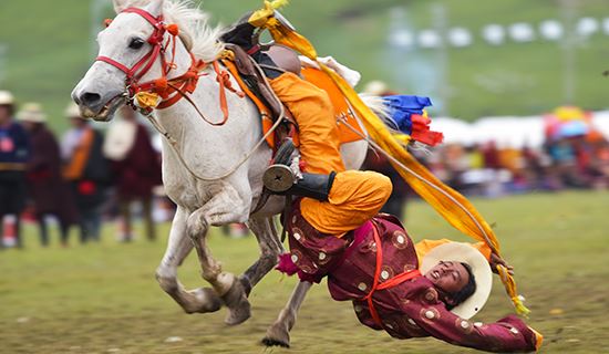 Esperienza alla Festa della Danza di Maschera di Tagong e Festa dell'Ippica di Litang 2021