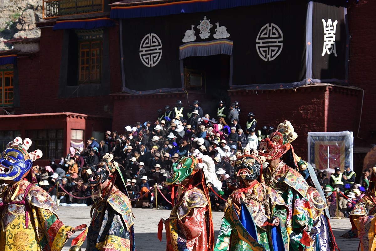Mask Dance Festival during Great Prayer in Summer | Foto da Yang Zeru