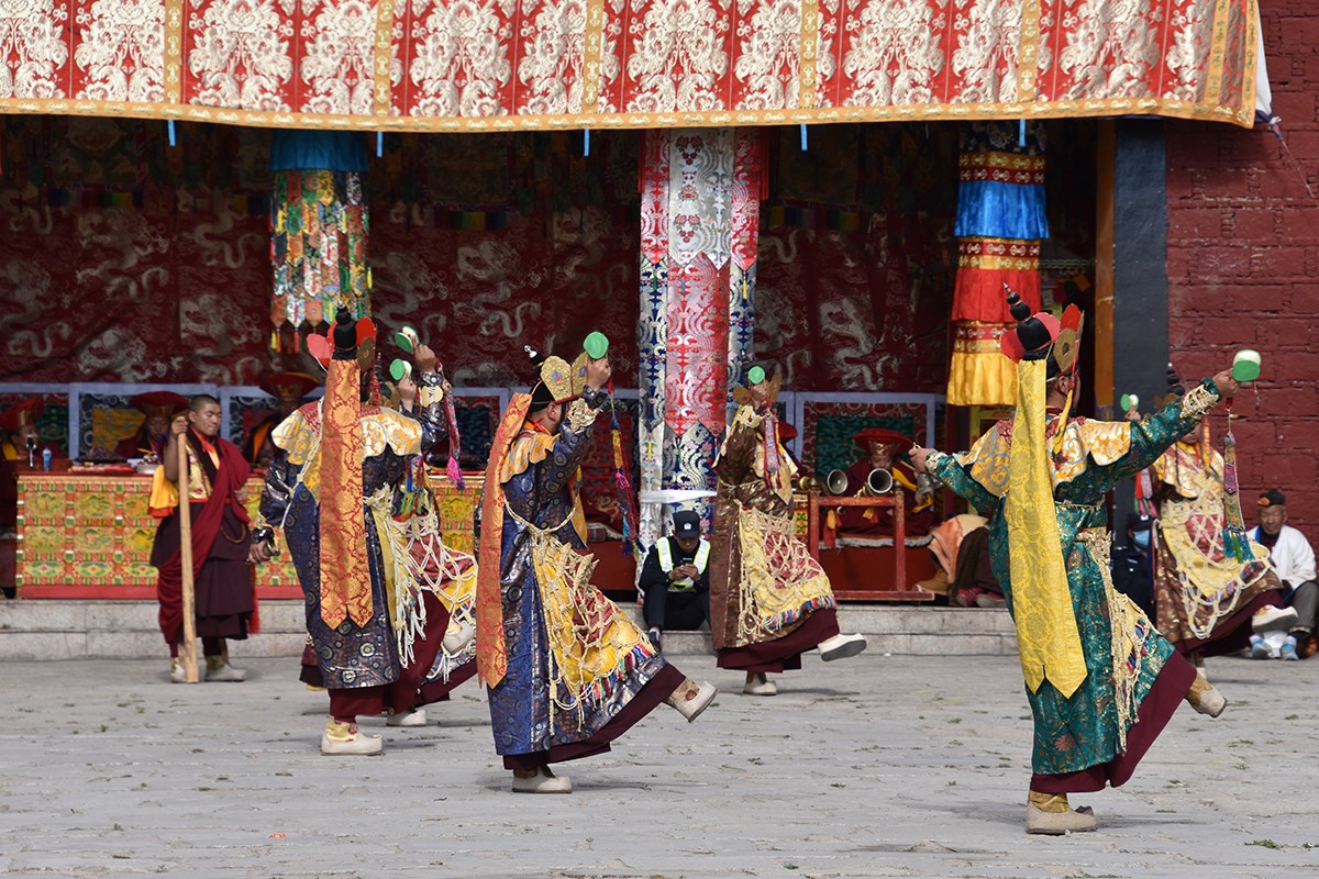 Mask Dance Festival during Great Prayer in Summer | Foto da Yang Zeru