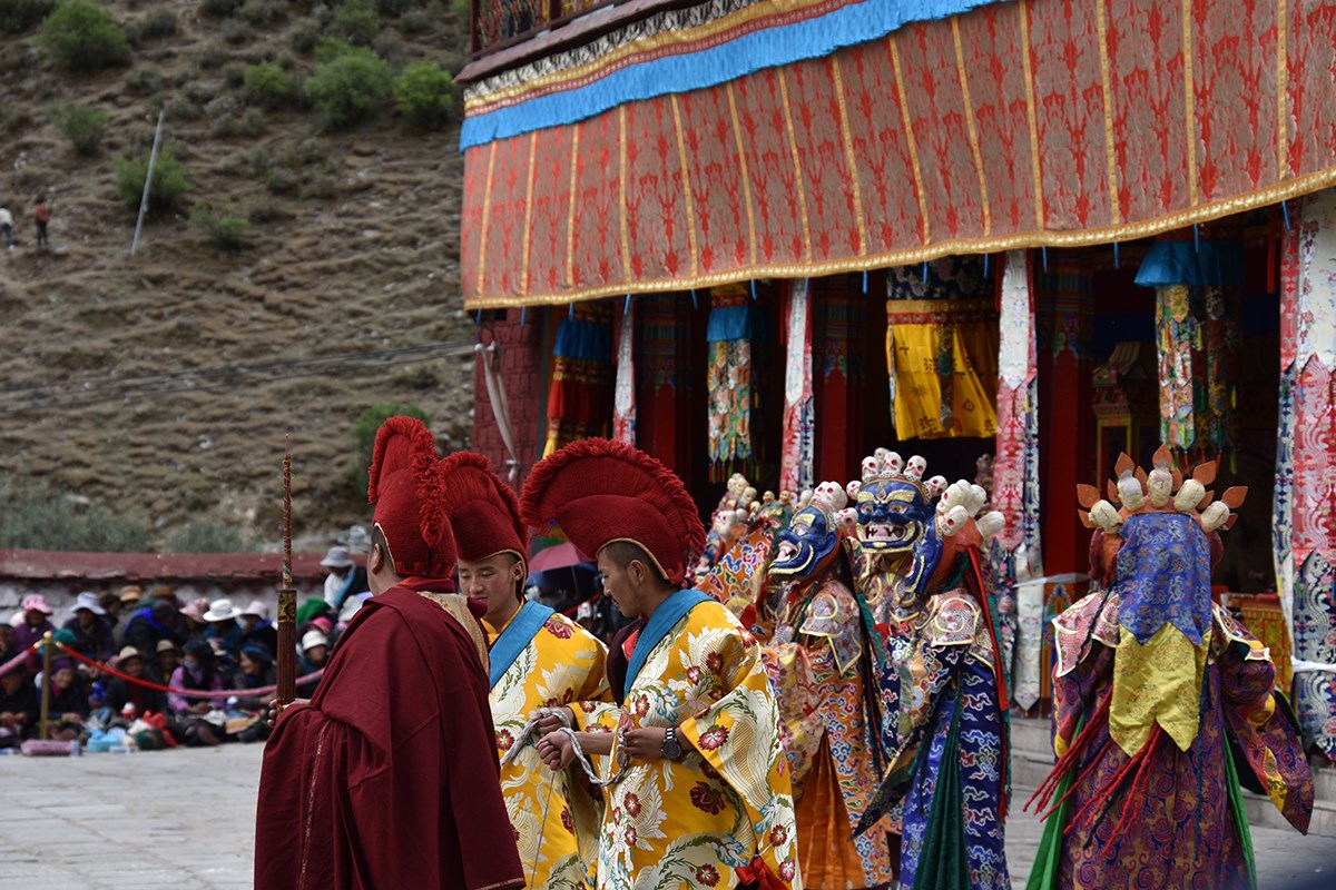 Mask Dance Festival during Great Prayer in Summer | Foto da Yang Zeru