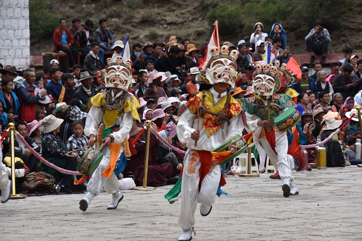 Mask Dance Festival during Great Prayer in Summer | Foto da Yang Zeru