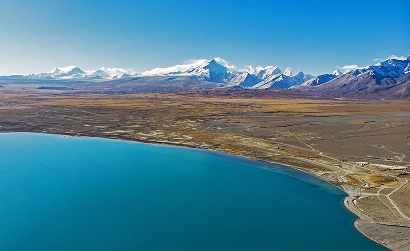 Paiku Tso and Xixiabangma