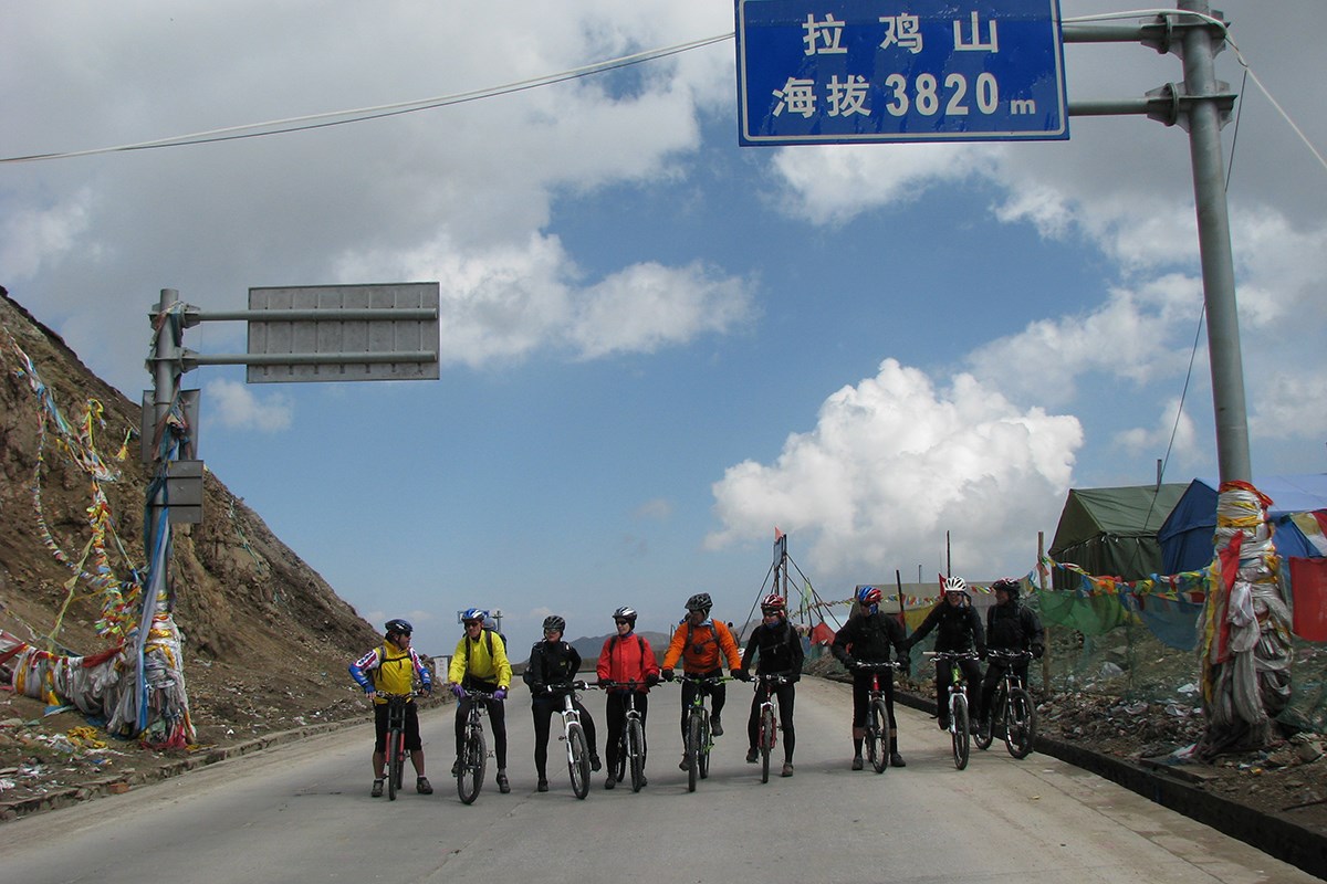Bike Tour to Amnye Machen | Foto da Ping Pai