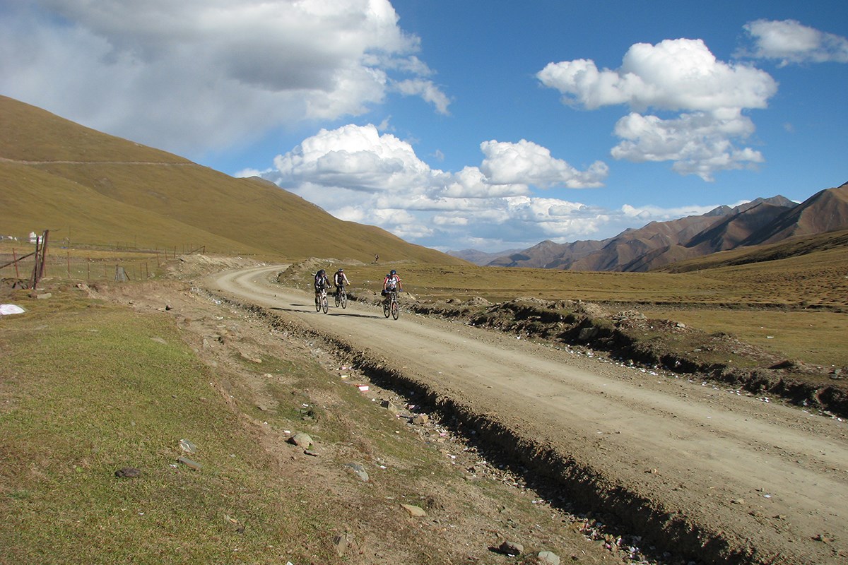 Bike Tour to Amnye Machen | Foto da Ping Pai