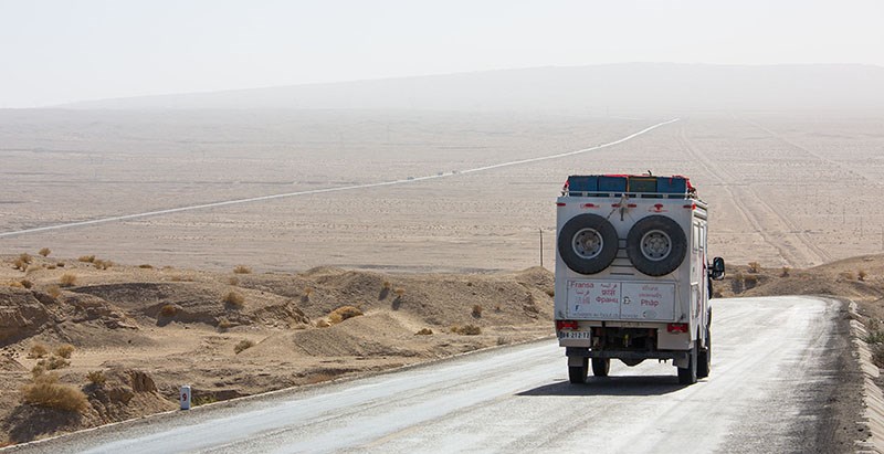 Drive along Qinghai Tibet Highway