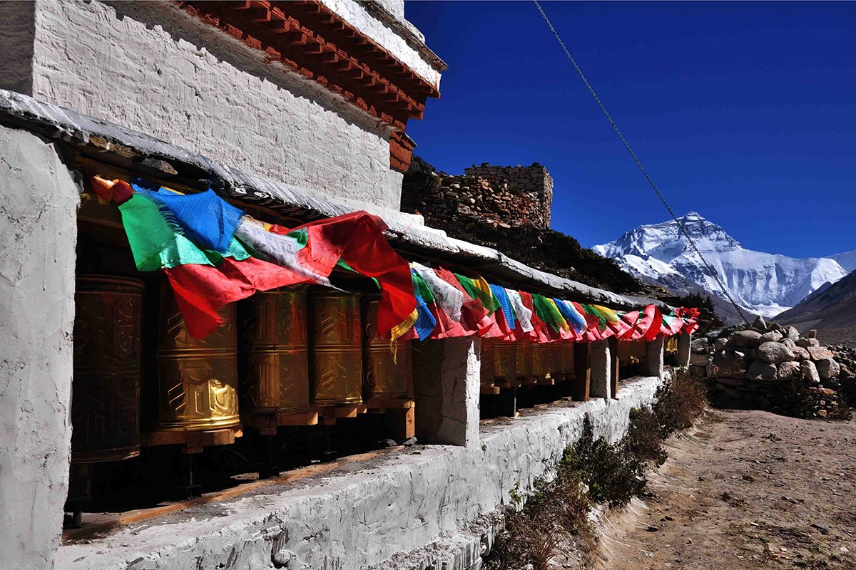 Rongbuk Monastery and Everest 