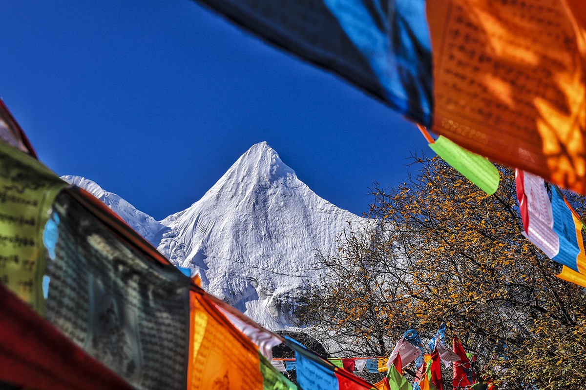 Yangmaiyong Mountain in Yading | Foto da Wang Lei