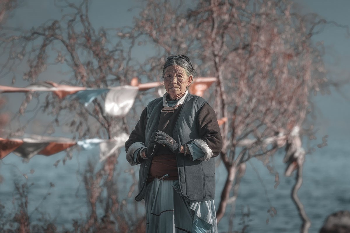 Old Women by Lugu Lake | Foto da Min Zhao