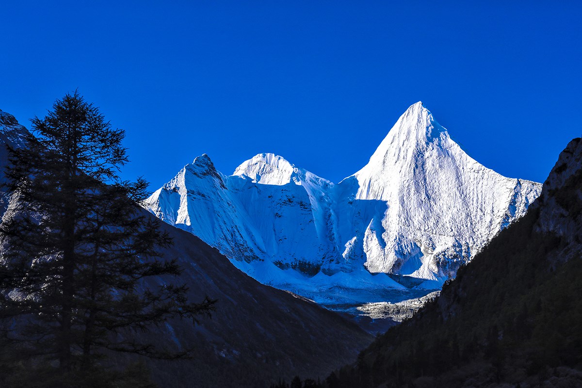 Yangmaiyong Mountain in Yading | Foto da Wang Lei