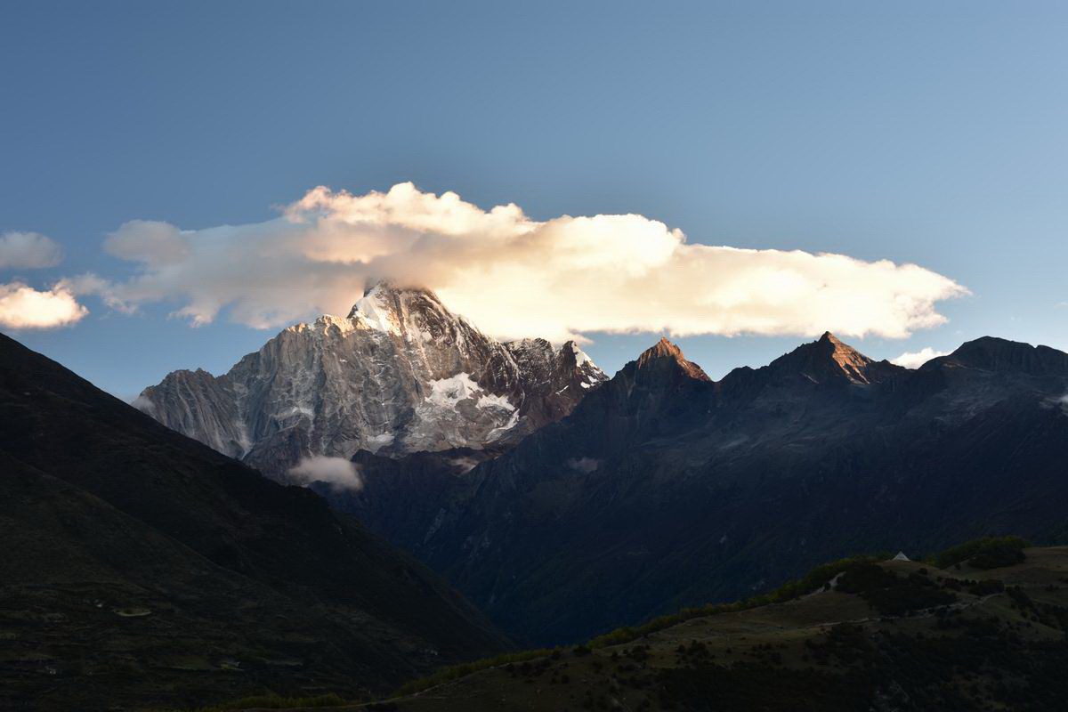 Sunrise of Siguniang Mountain | Foto da Min Zhao