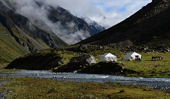 Escursionismo sul Monte Gongga nel Sichuan Occidentale