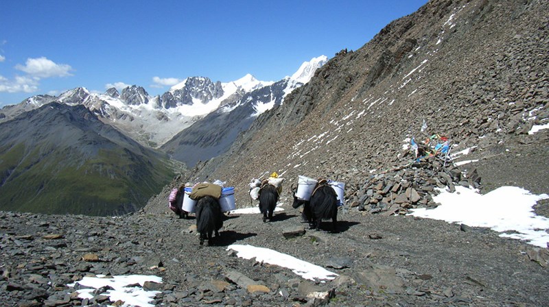 Trekking from Yilhun Lhatso to Dege